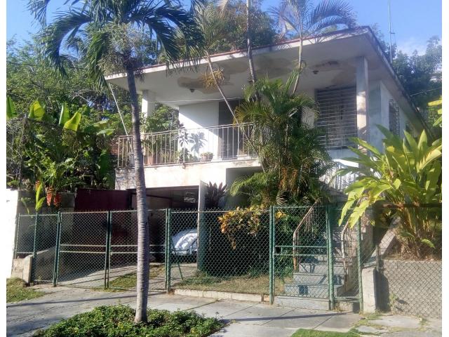 Elegante biplanta en el mejor residencial de Lawton