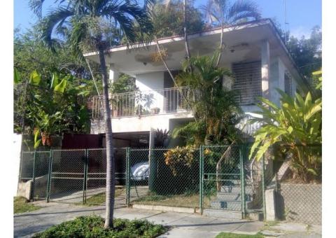 Elegante biplanta en el mejor residencial de Lawton