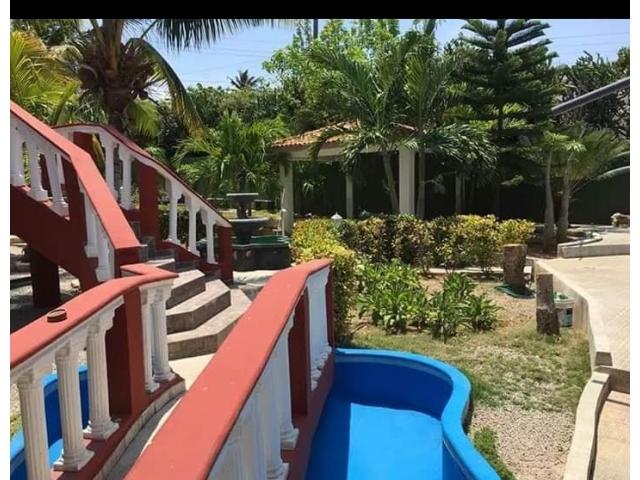 Venta de preciosa casa con piscina en Cojimar