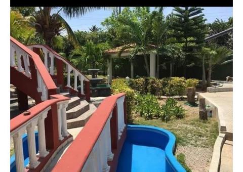 Venta de preciosa casa con piscina en Cojimar