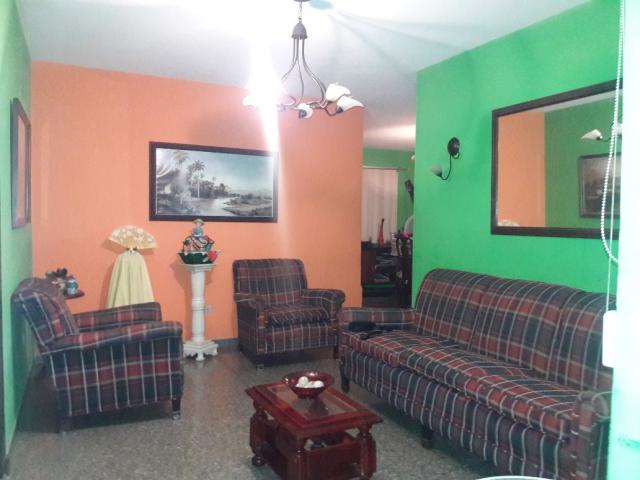 Vendo casa biplanta linda y espaciosa en Residencial Aldabó.