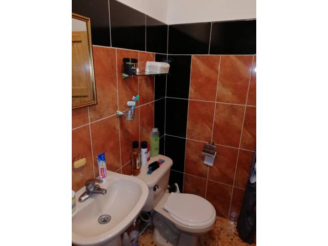 Vendo apto de 1/4 En el vedado plaza 2 piso no tiene balcón a la calle