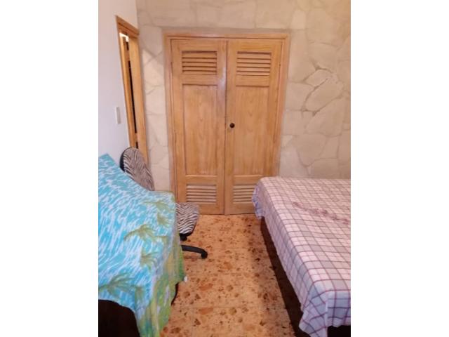 Vendo apto de 1/4 En el vedado plaza 2 piso no tiene balcón a la calle