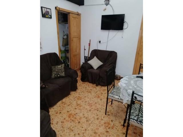 Vendo apto de 1/4 En el vedado plaza 2 piso no tiene balcón a la calle