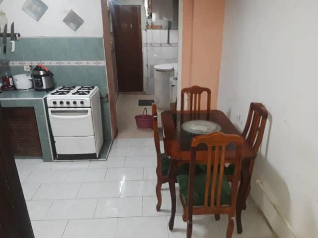 GANGA. Se vende casa amplia de 3 cuartos en La Habana Vieja