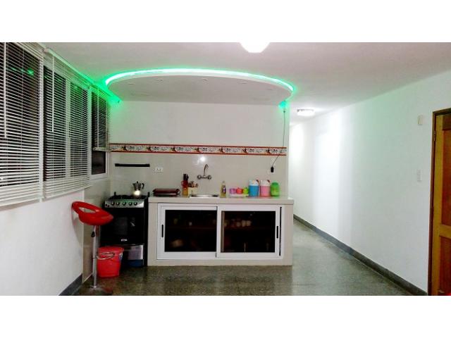 Vendo o permuto apartamento capitalista de 2 habitaciones y 2 baños en el vedado habana