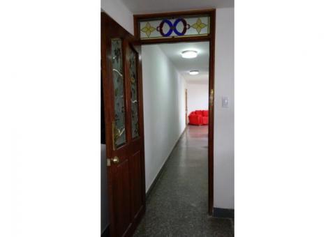 Vendo apto de 2 hab y 2 baños o lo permuto con dinero arriba