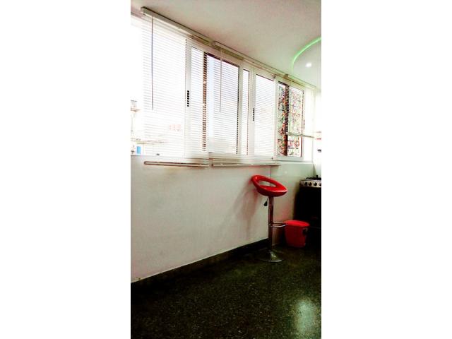 Vendo apto de 2 hab y 2 baños o lo permuto con dinero arriba