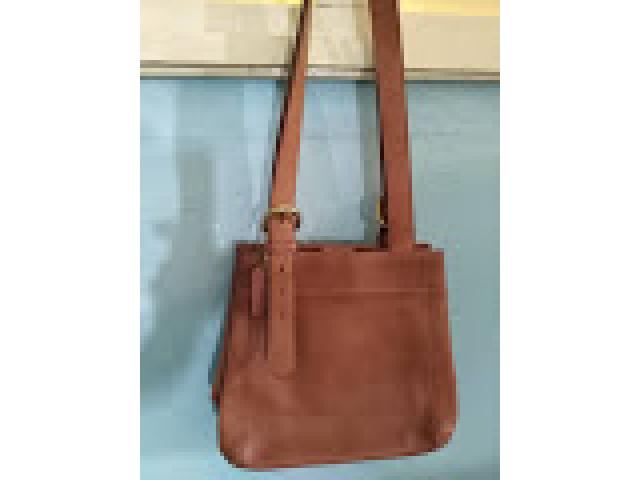 SE VENFE CARTERA DE PIEL