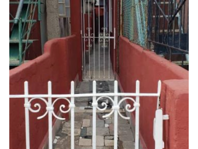 Se Vende o se Permuta Una Casa de Tres plantas en Playa