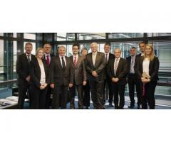 Junto con nuestros socios, ofrecemos préstamos financieros, préstamos